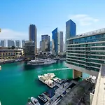 Luxury Apartment With Stunning Marina View