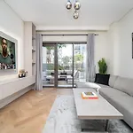 Chic Dubai Creek 1-Bed With Large Terrace