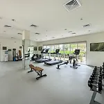 Bright And Airy 2Br, Family-Friendly With Pool And Gym