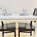 Homes2Retreat - Very Spacious Studio In The Heart Of Jvc