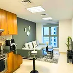 Luxury 2-Bedroom In Dubai Marina With Sea View