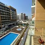 Stylish Studio With Pool And Gym Access