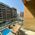 Stylish Studio With Pool And Gym Access