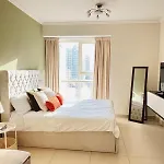 Zenstay - Cozy Studio With City Views