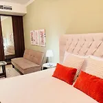 Zenstay - Cozy Studio With City Views