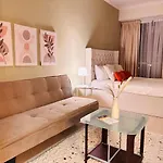 Zenstay - Cozy Studio With City Views