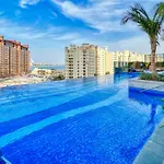 Luxury Sea Views At - Palm Tower