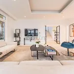 Beachfront 3Br Villa With Private Gym, Pool, Jacuzzi & Workspace, Palm Villa, Palm Jumeirah By Deluxe Holiday Homes
