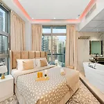 Luxurious 2Br Apt With Marina View & Private Jacuzzi