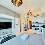 Bd-817 Executive Studio At Bays Tower Business Bay