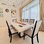 Estatesmen Palm Jumeirah Luxury Family Friendly Villa