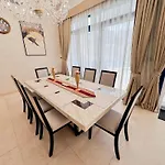 Estatesmen Palm Jumeirah Luxury Family Friendly Villa