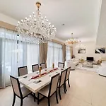 Estatesmen Palm Jumeirah Luxury Family Friendly Villa