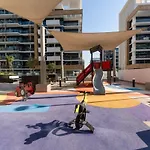 Veluxa - 2Bed With Skyline View In Azizi Riviera