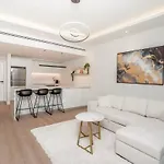 Modern 1 Bed - Great Location