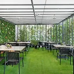 Boutique-Trade Center