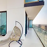 Primestay - High-Rise 2Br Oasis With Private Pool In Binghatti Onyx