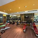 Deluxe 1-Bedroom Apartment With Pool, 5 Minutes From Dubai Mall & Burj Khalifa