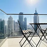 Luxury 1-Bedroom Apartment At Burj Crown