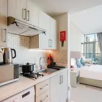 Livbnb- Cosy Studio In Palm, Close To Nakheel Mall