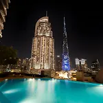 Burj View Infinity Pool - Dubai Mall Connection