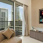 Smartstay At Grande Signature - Downtown Dubai City Views - Brand New Luxury Apartments