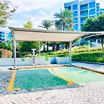 Spacious One Bedroom Apartment , Balcony, Pool & Garden View By Trueurbanbb