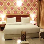 Montreal Naif Hotel