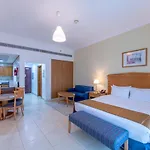 What are the best hotels near Burj Khalifa?