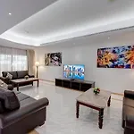 J5 Four Bedroom Villa Holiday Home In Mirdif