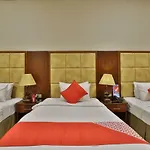 Oyo 101 Click Hotel
