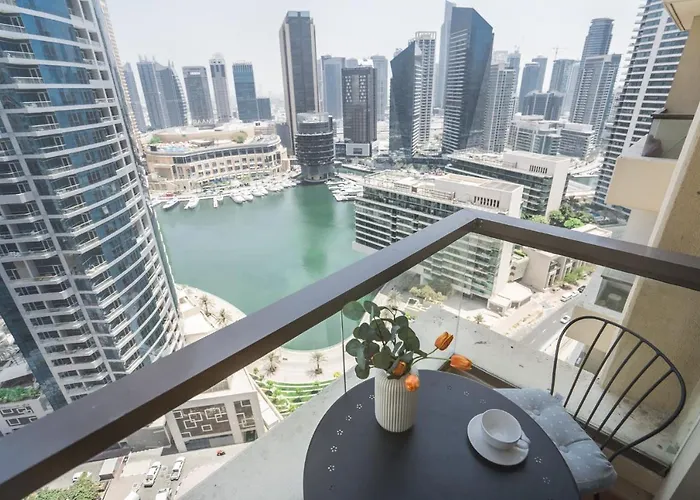 Higuests - Artistic Waterfront Apt, Perfect For Beach Lovers