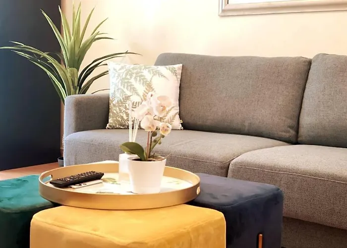 Luxury Studio In Dubai Marina -Home Away From Home!