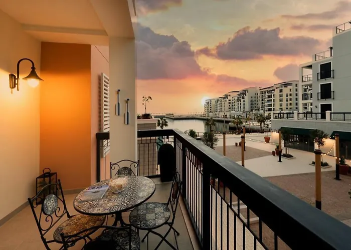 Ultimate Stay - 4 Beds - La Mer - Sunset Marina View