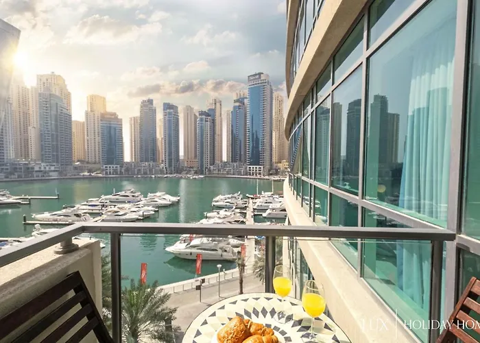 Lux The Yacht View Suite Dubai Marina