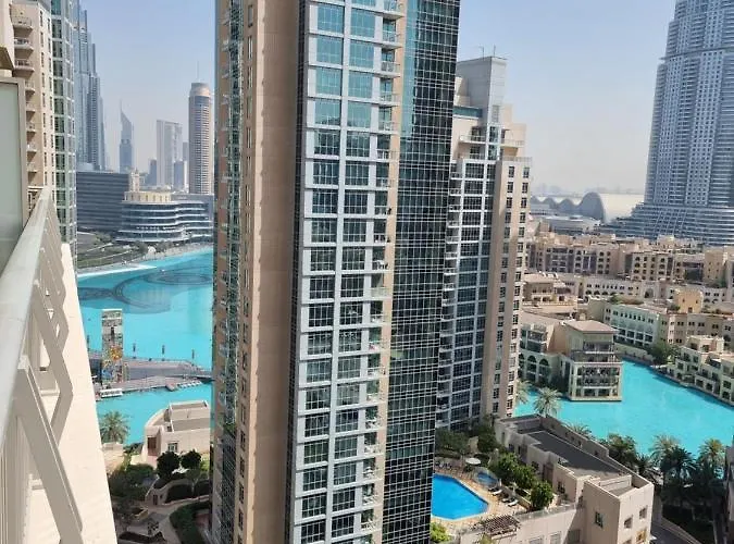 White Sage - Fountain View Stylish Apt With Spacious Terrace