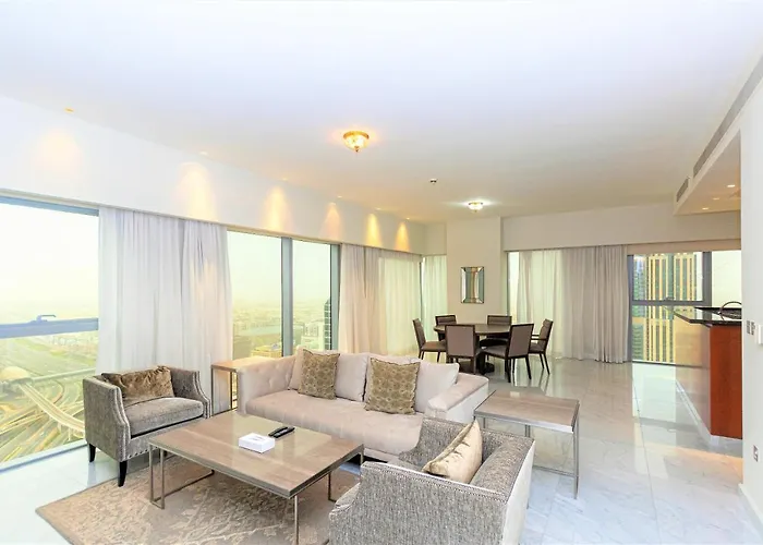 Luxury Dowtown Apt With Stunning Skyline Views
