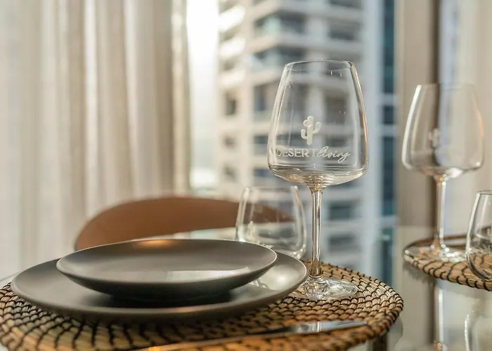 Desert Living Luxury Condo - Jumeirah Living Marina Gate