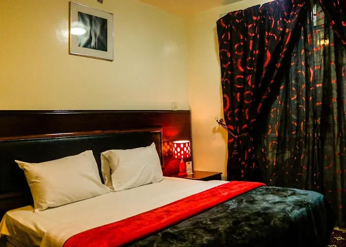 Karoon Hotel