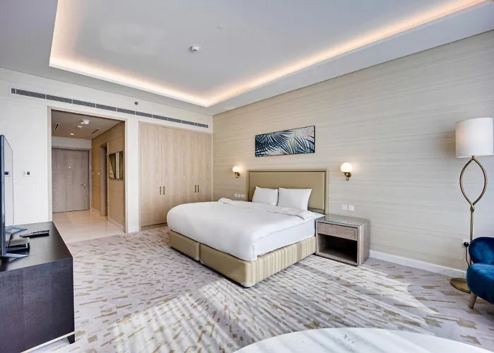 Luxury Sea View Apartment In The Palm Tower