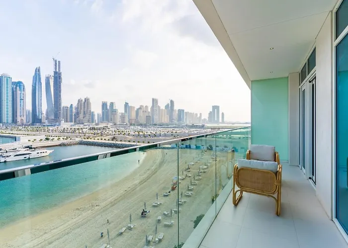 Private Beachfront 1 Bed With 180 View Of Marina Skyline