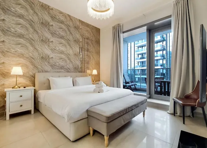 Sparkle Tower 1, Dubai Marina - Bright Two Bedroom