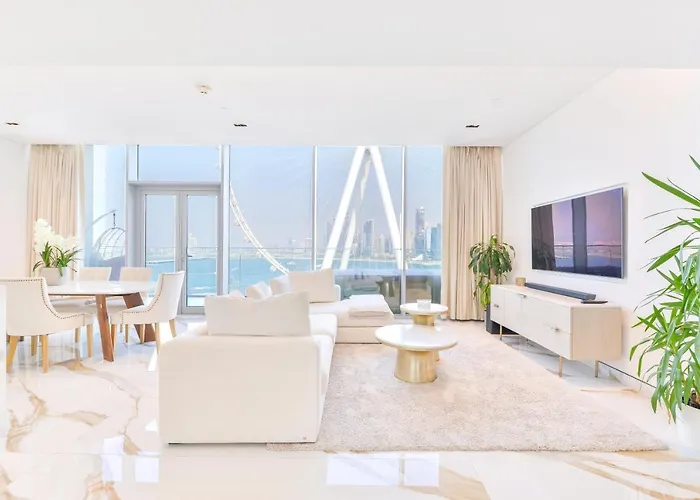 Lavish & Equipped Oceanfront 2 Bedroom Facing Ain Dubai