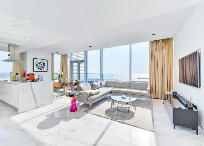 Luxe 3 Bedroom Oceanfront Apartment In The Heart Of Bluewaters Island