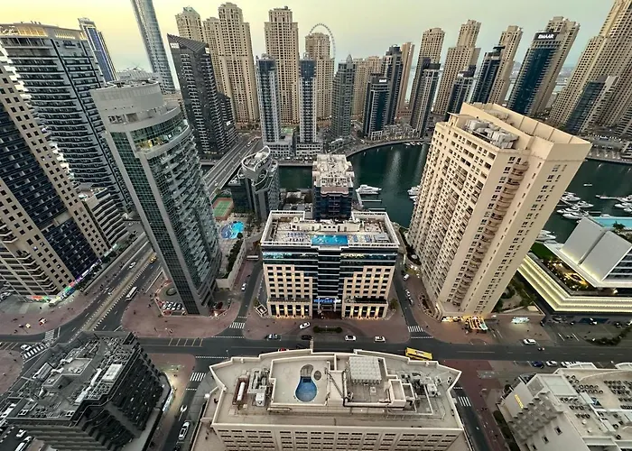2 Bedroom Apartment With A Beautiful View Of The Marina Minimum 5 Night