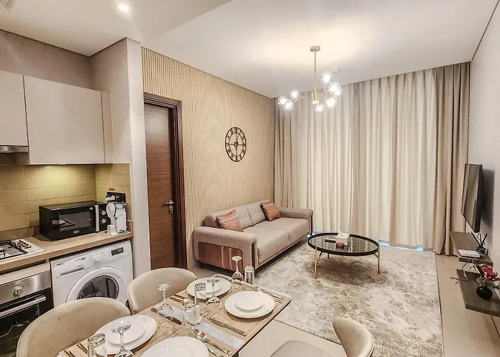 Stay By Latinem Luxury 2Br Holiday Home Cvr A208 Near Burj Khalifa