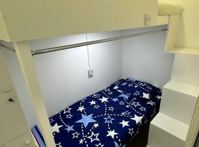 Deluxe Loft Rooms Near Burjuman Metro Station , Bur Dubai