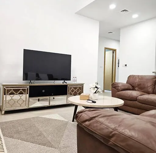 Luxury Downtown Apartment With Burj Khalifa View