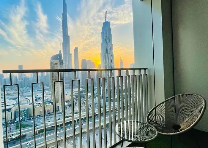 Downtown, Burj Khalifa Views, Dubai Mall Connected