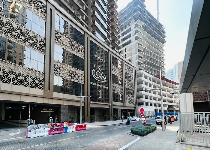 Green Place Elite Downtown Residence